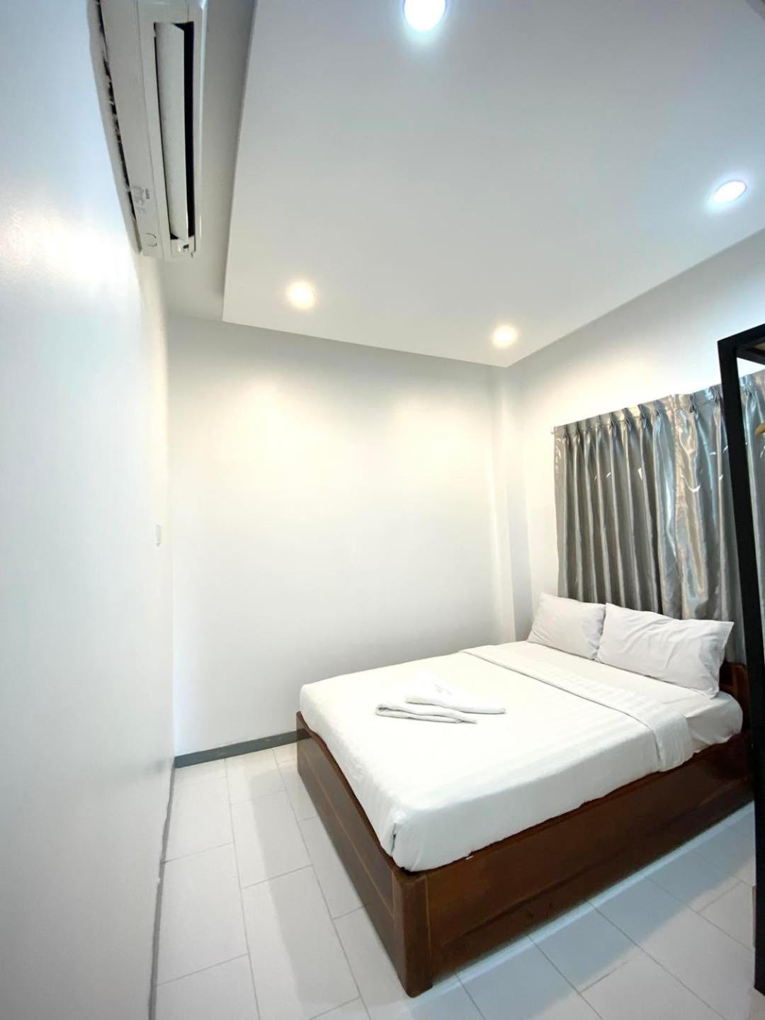 White Residence Hotel & Apartment Phnom Penh Exterior photo