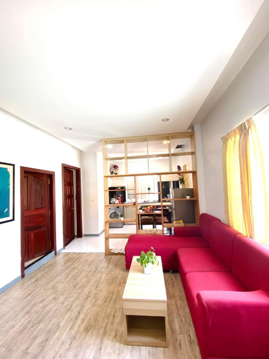 White Residence Hotel & Apartment Phnom Penh Exterior photo