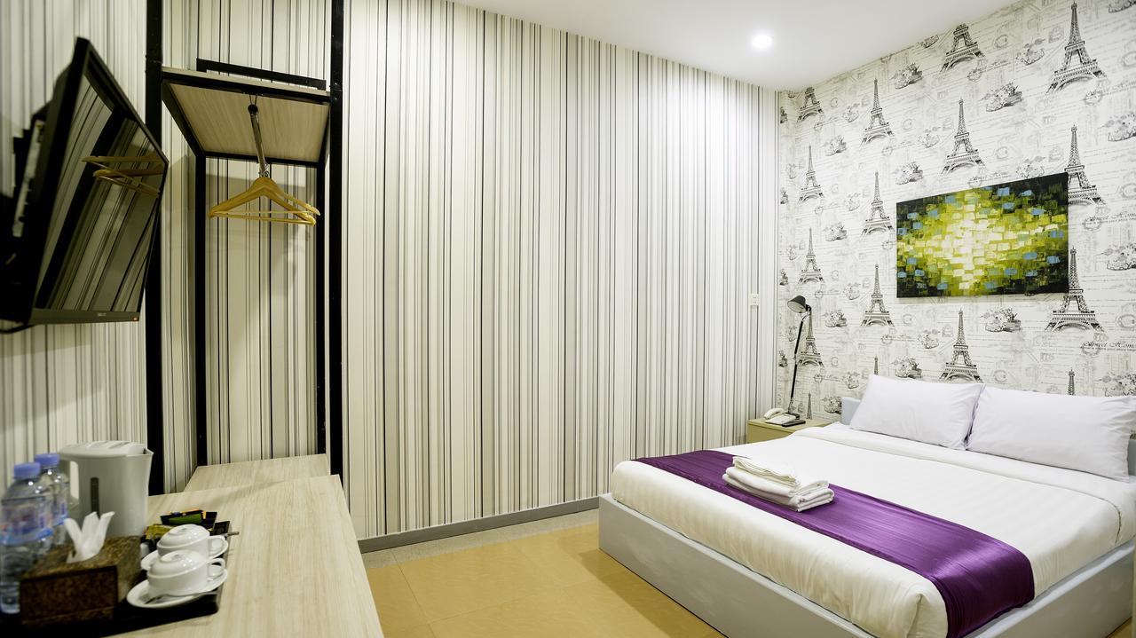 White Residence Hotel & Apartment Phnom Penh Exterior photo